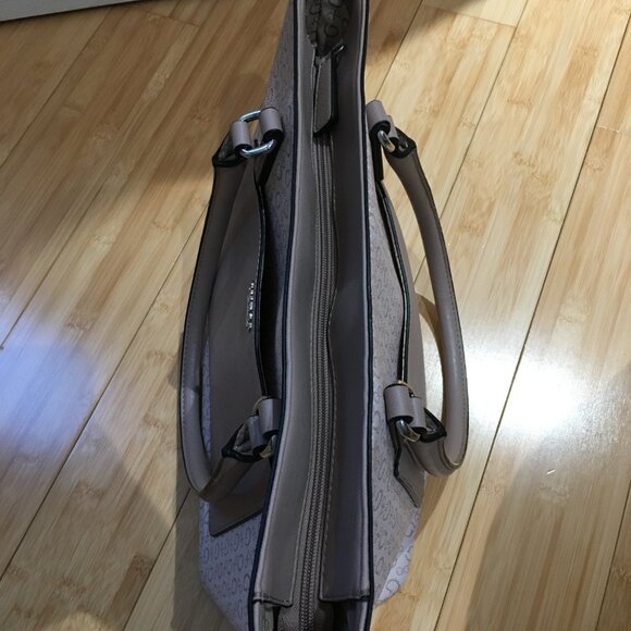 EUC GUESS Blush Pink Tote Bag - Picture 4 of 4